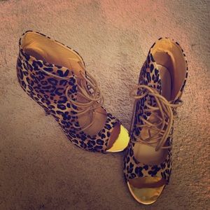 Woman’s size 9 Liliana Heels